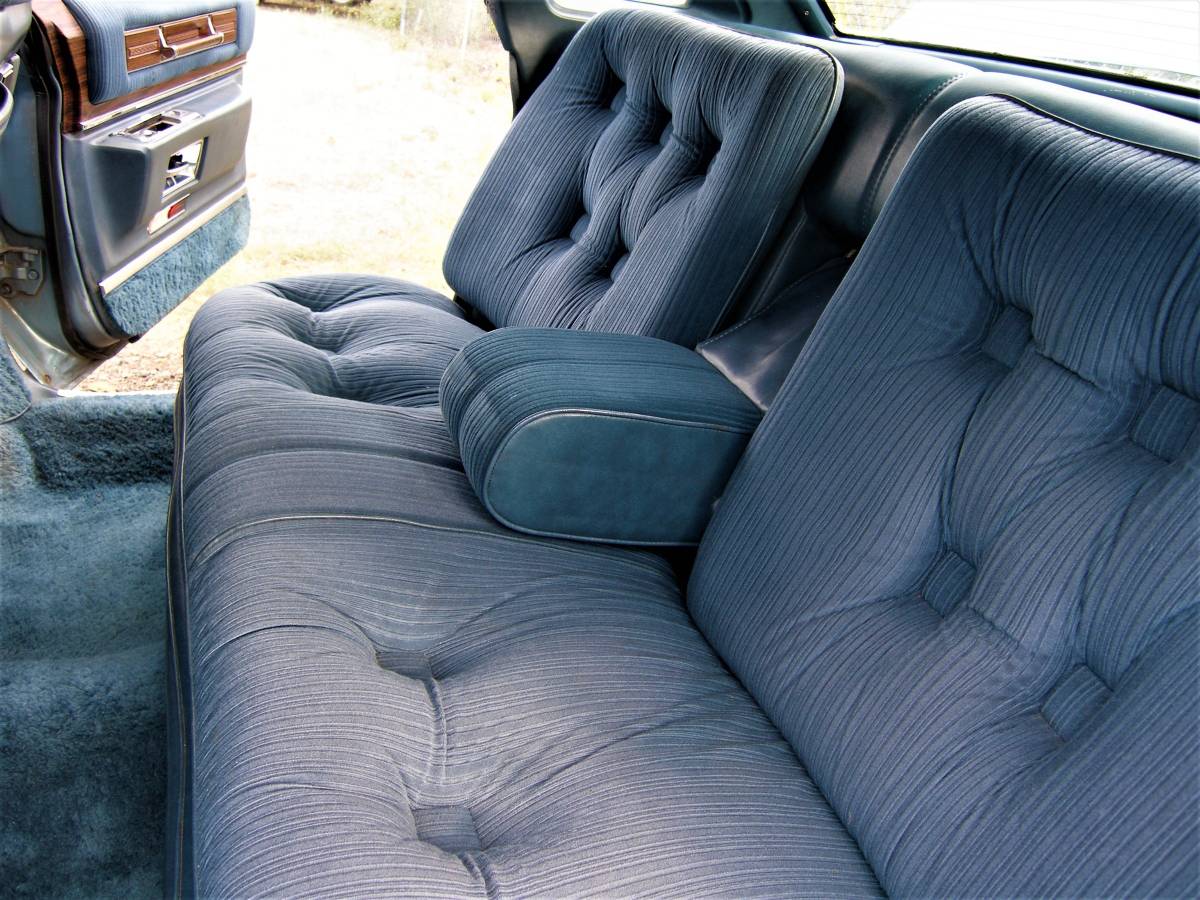 Cadillac-sedan-de-ville-delegance-1976-blue-6