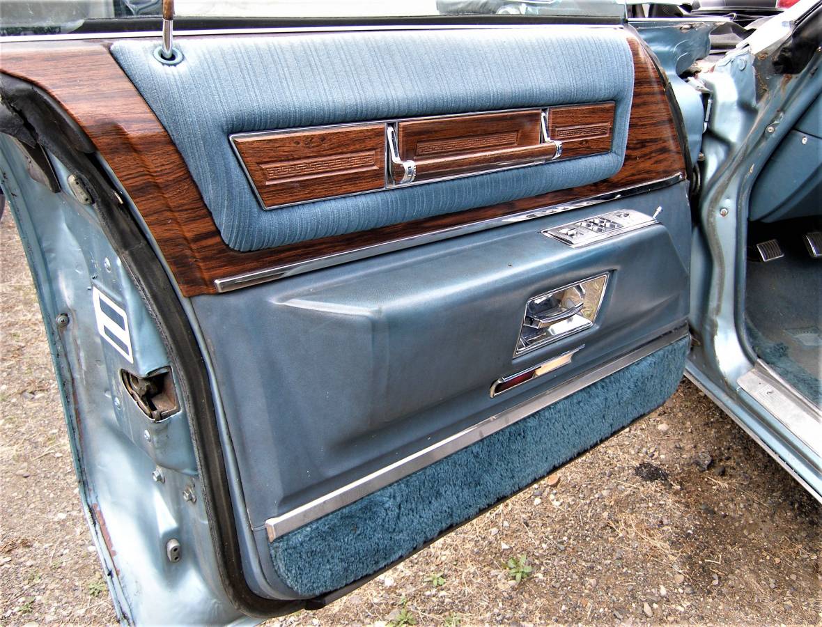 Cadillac-sedan-de-ville-delegance-1976-blue-9