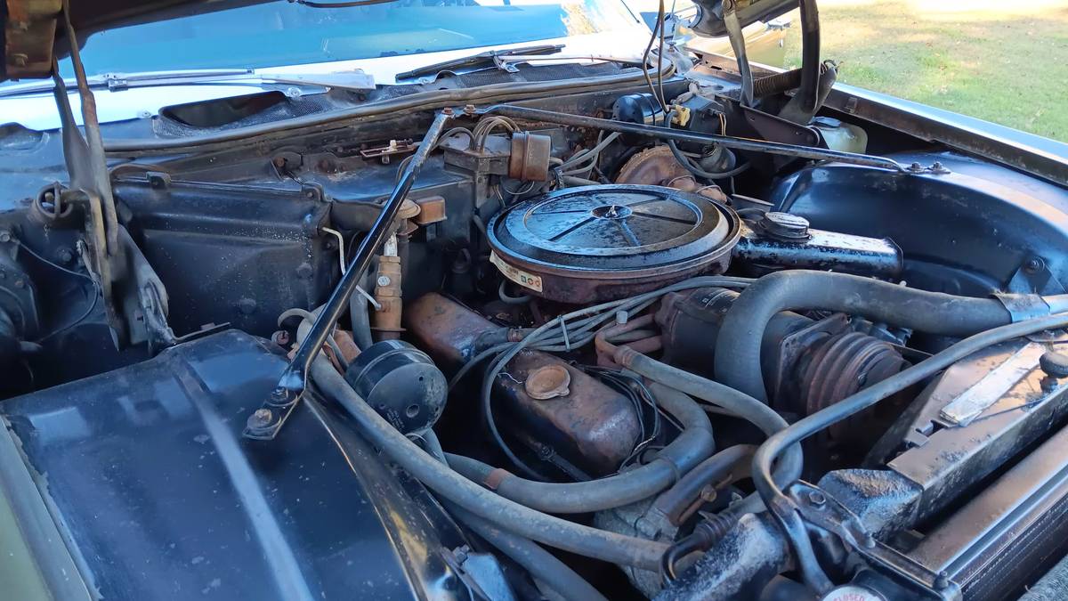 Cadillac-sedan-deville-1970-green-9