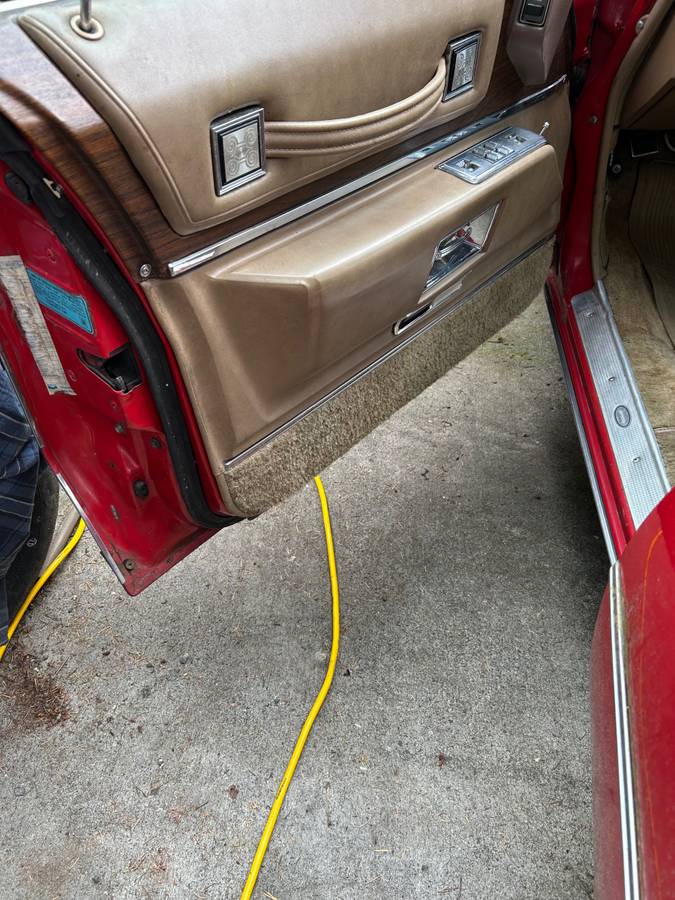 Cadillac-sedan-deville-1973-red-4