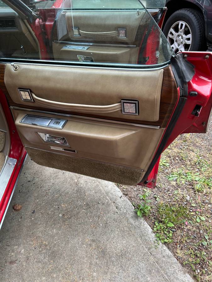 Cadillac-sedan-deville-1973-red-7