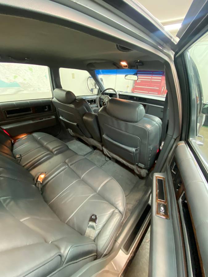 Cadillac-sedan-deville-1986-grey-3
