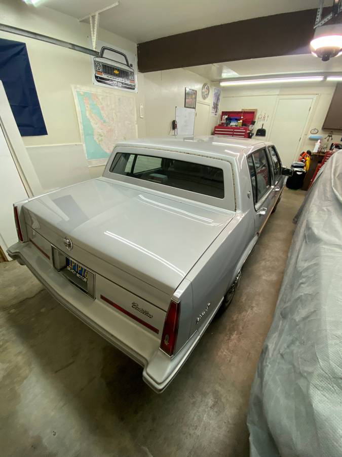 Cadillac-sedan-deville-1986-grey-4
