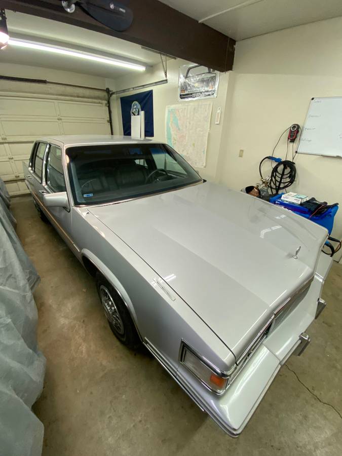 Cadillac-sedan-deville-1986-grey-5