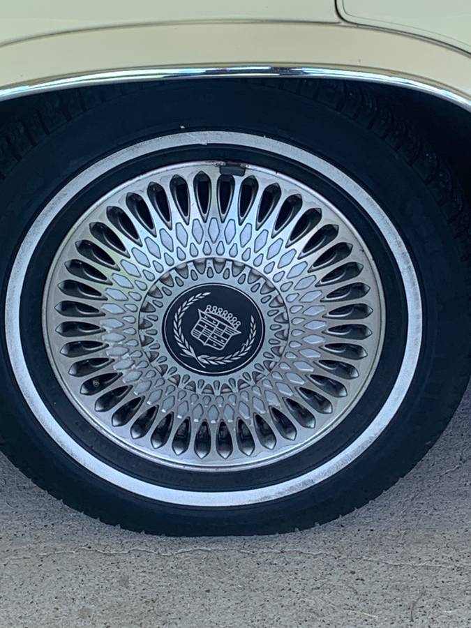 Cadillac-sedan-deville-1991-yellow-10