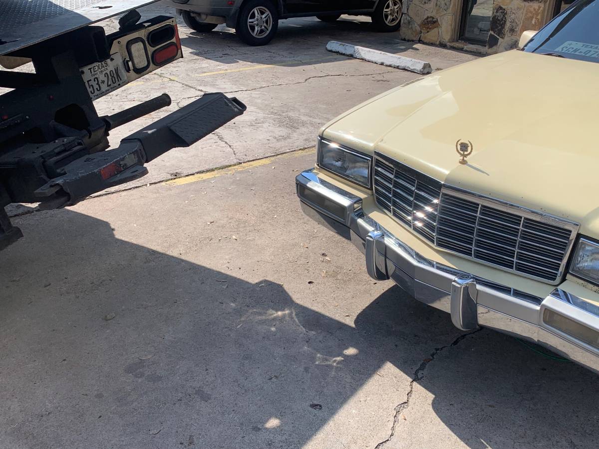 Cadillac-sedan-deville-1991-yellow-12