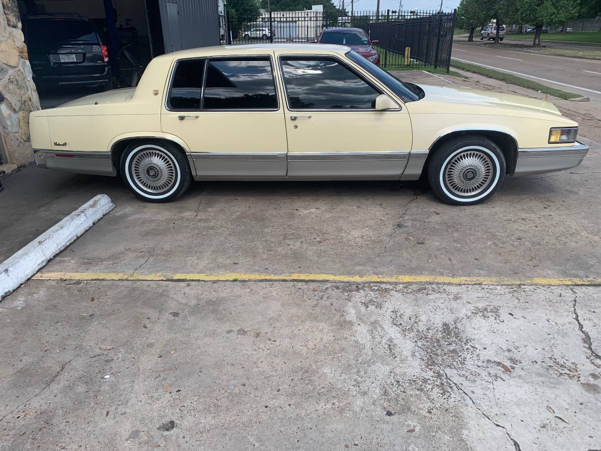 Cadillac-sedan-deville-1991-yellow-14