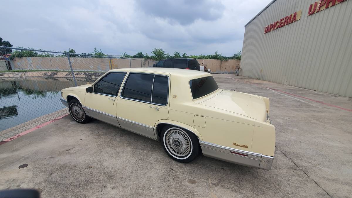 Cadillac-sedan-deville-1991-yellow-8