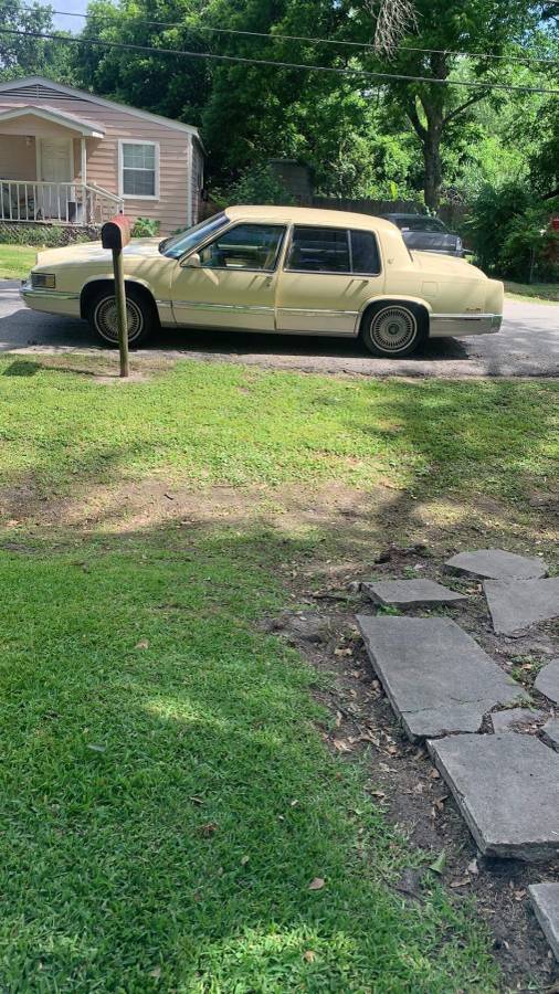 Cadillac-sedan-deville-1991-yellow-9