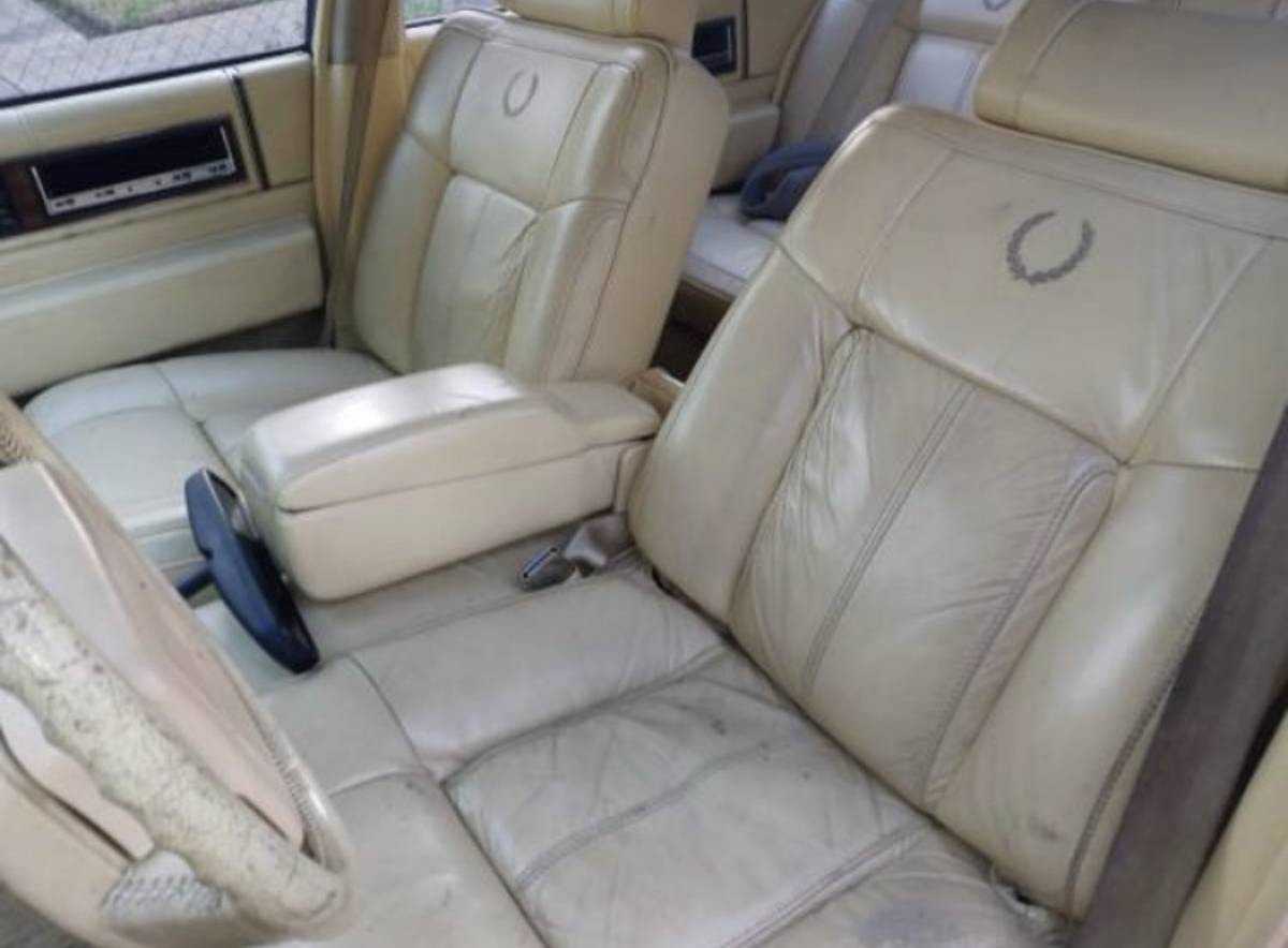 Cadillac-sedan-deville-1991-yellow