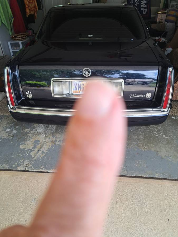 Cadillac-sedan-deville-1996-2