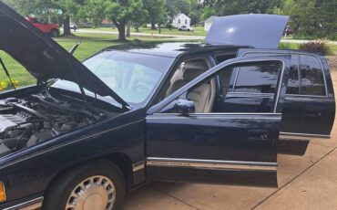 Cadillac-sedan-deville-1996