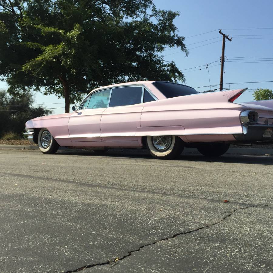 Cadillac-series-62-1961-1