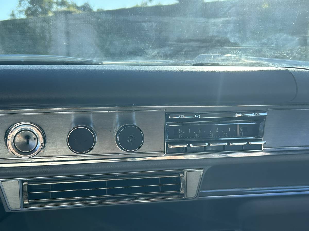 Cadillac-series-sixty-60-fleetwood-1966-black-12