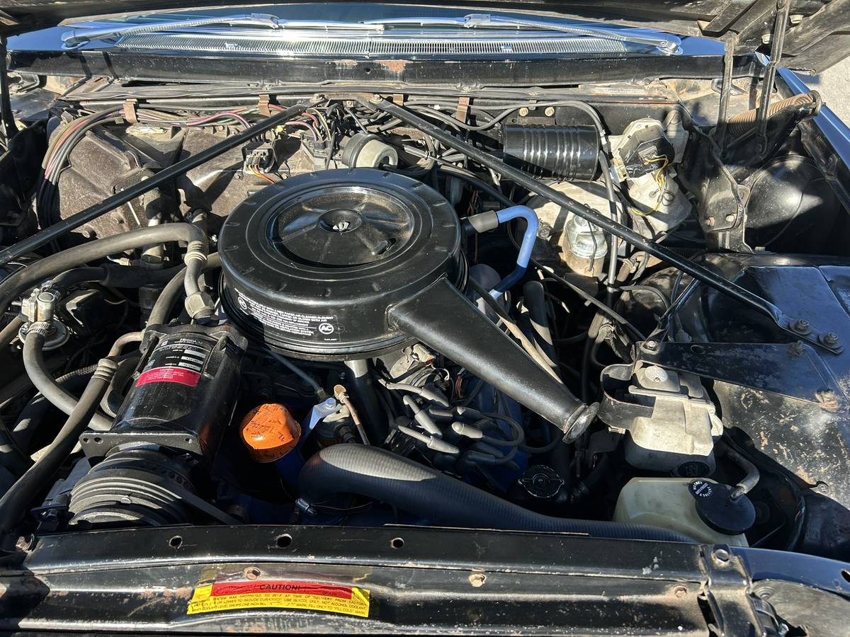 Cadillac-series-sixty-60-fleetwood-1966-black-18