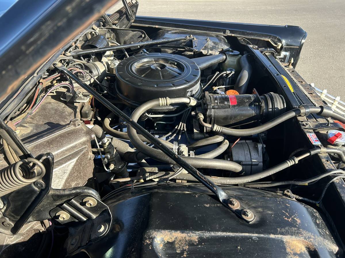 Cadillac-series-sixty-60-fleetwood-1966-black-22