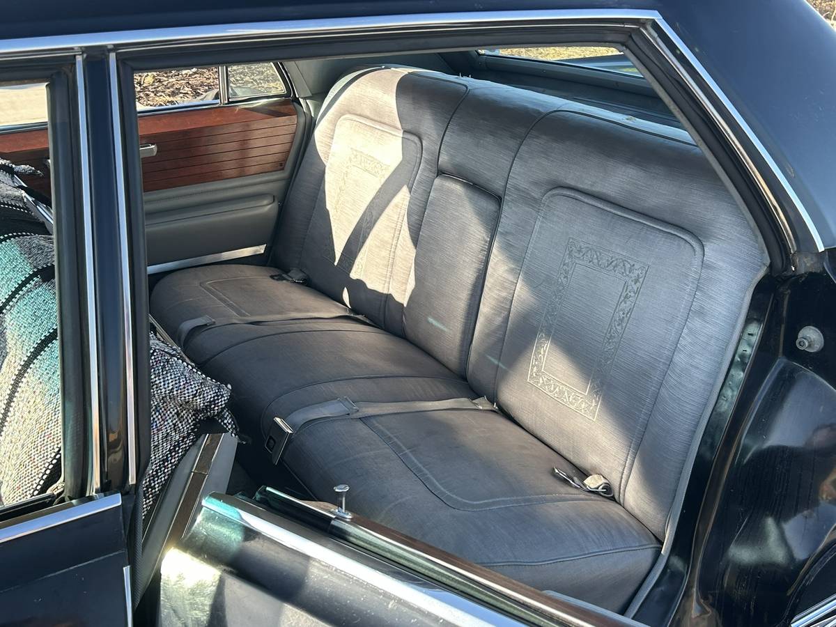 Cadillac-series-sixty-60-fleetwood-1966-black-9
