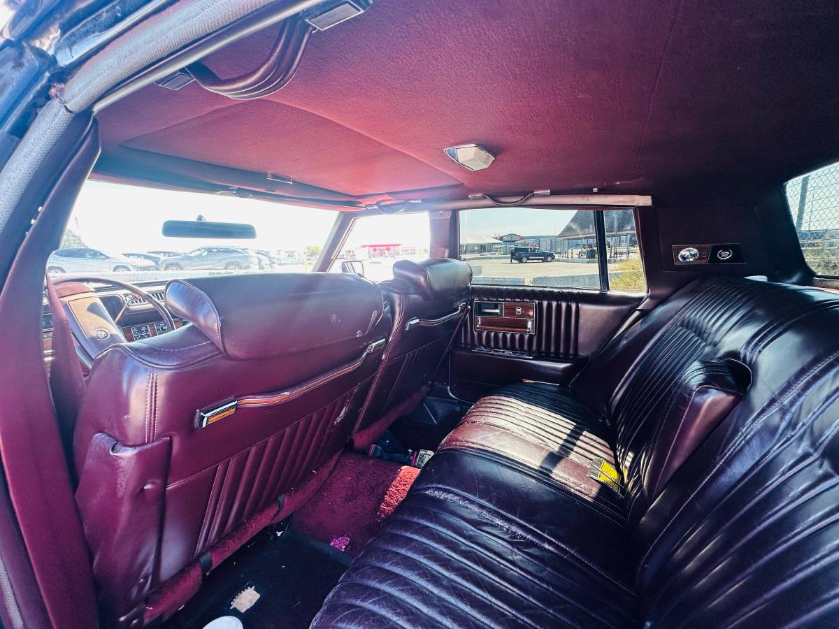 Cadillac-seville-1977-black-7
