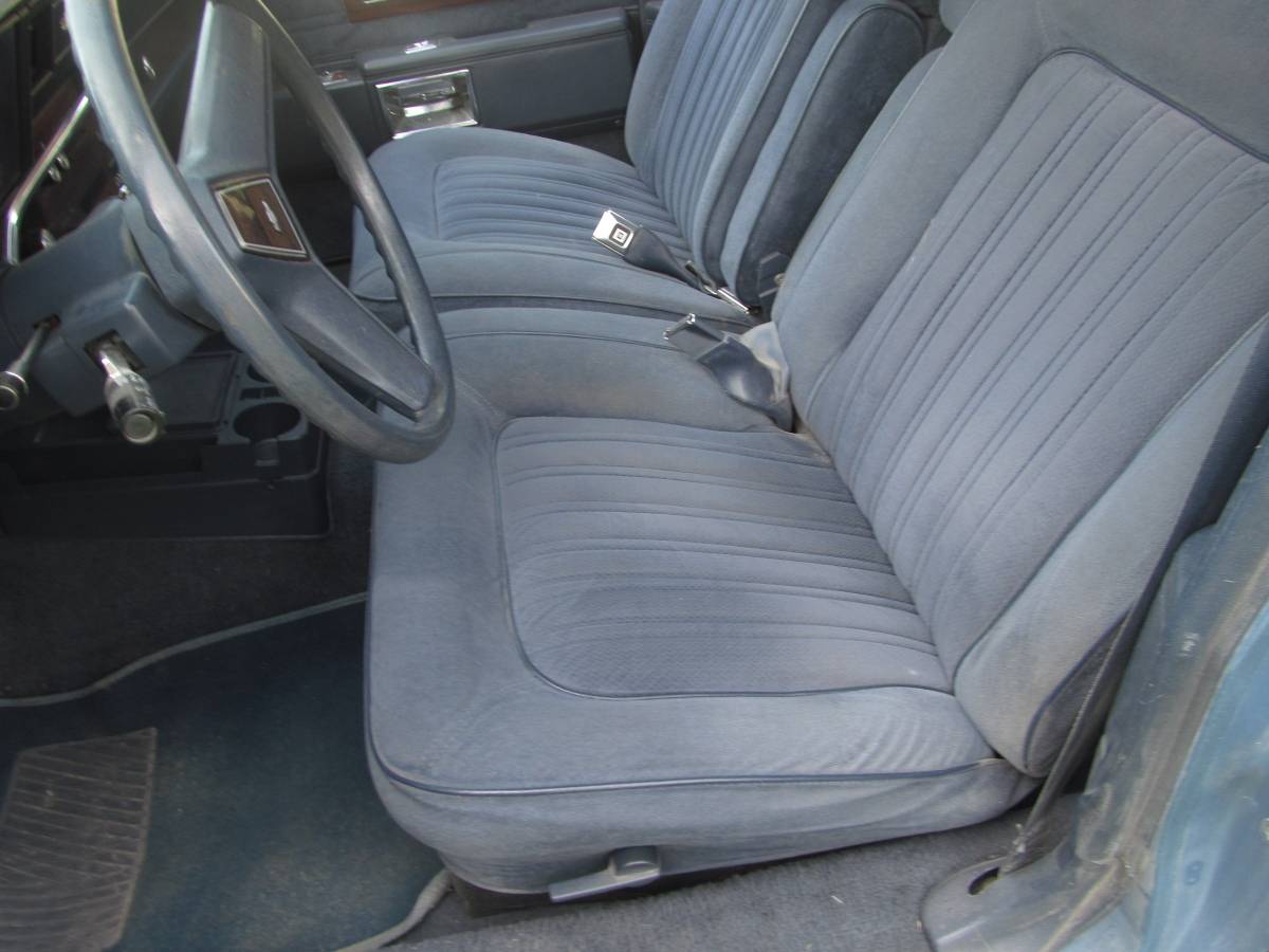 Caprice-classic-1989-blue-2