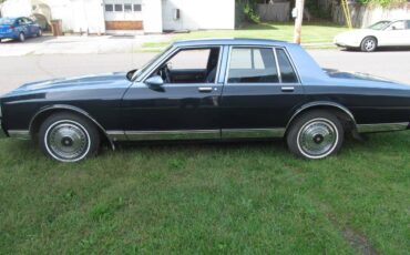 Caprice-classic-1989-blue-5