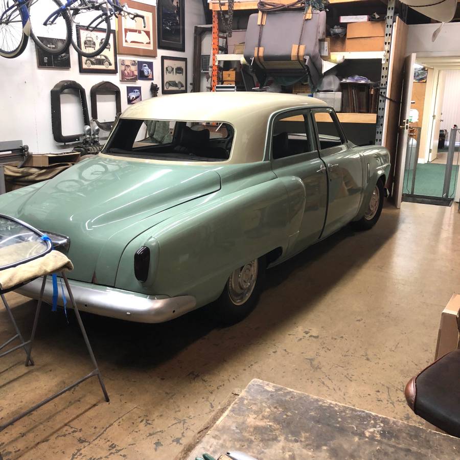 Champion-sedan-1950-green-11