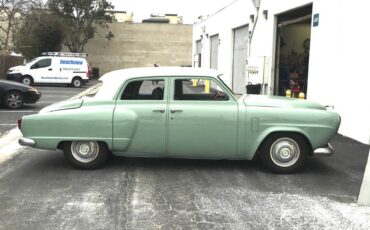 Champion-sedan-1950-green