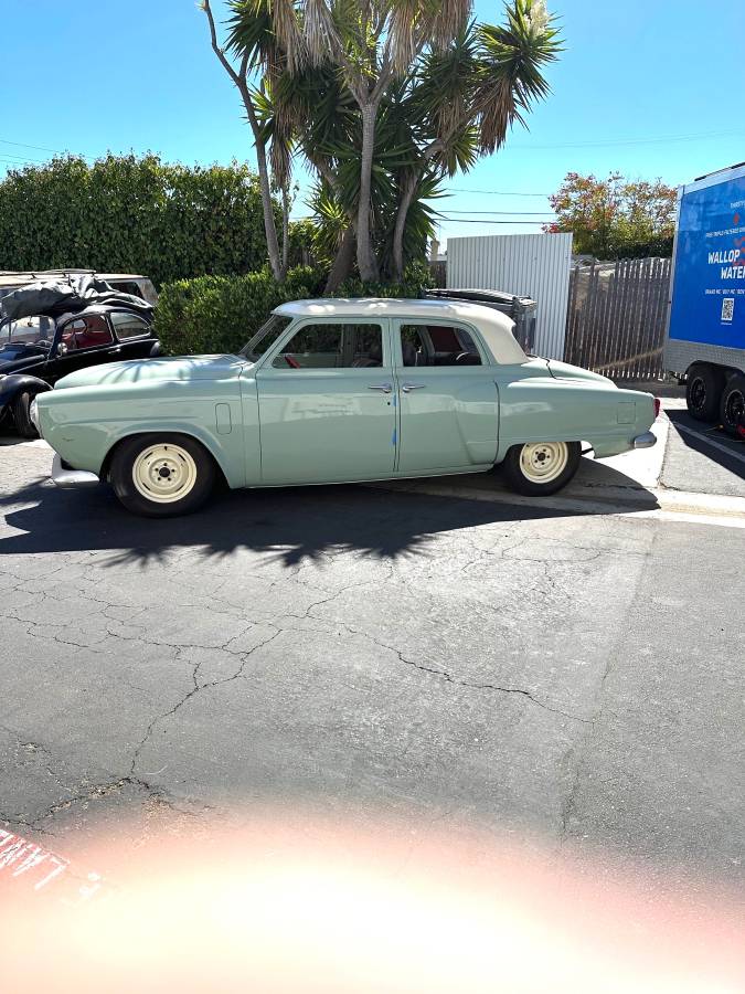 Champion-sedan-1950-green-4