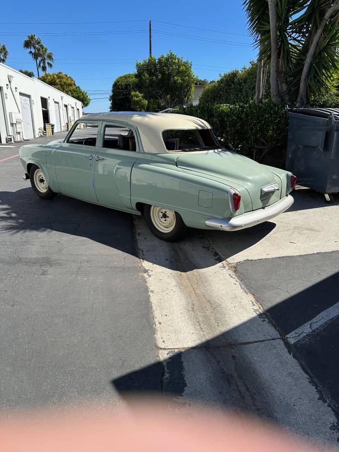 Champion-sedan-1950-green-5