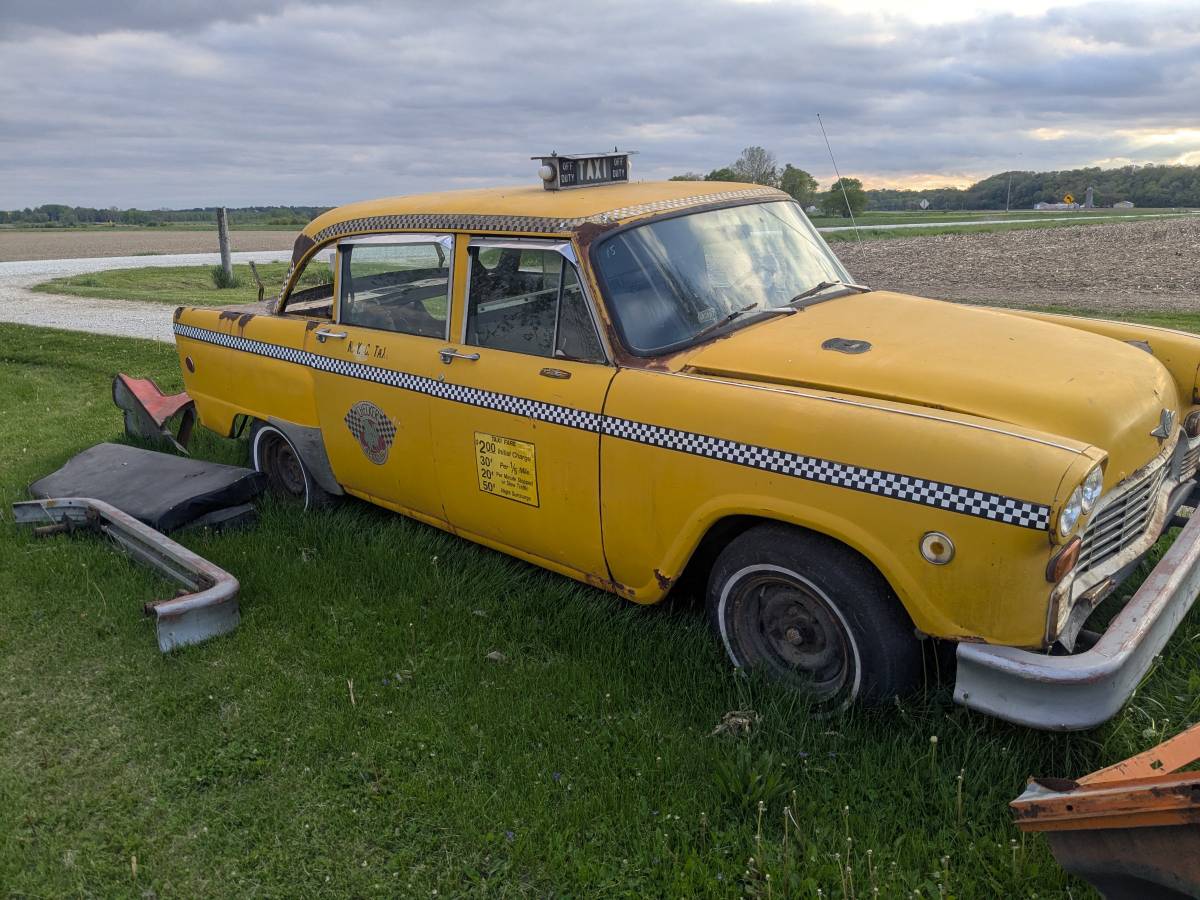 Checker-a11-1979-yellow-2