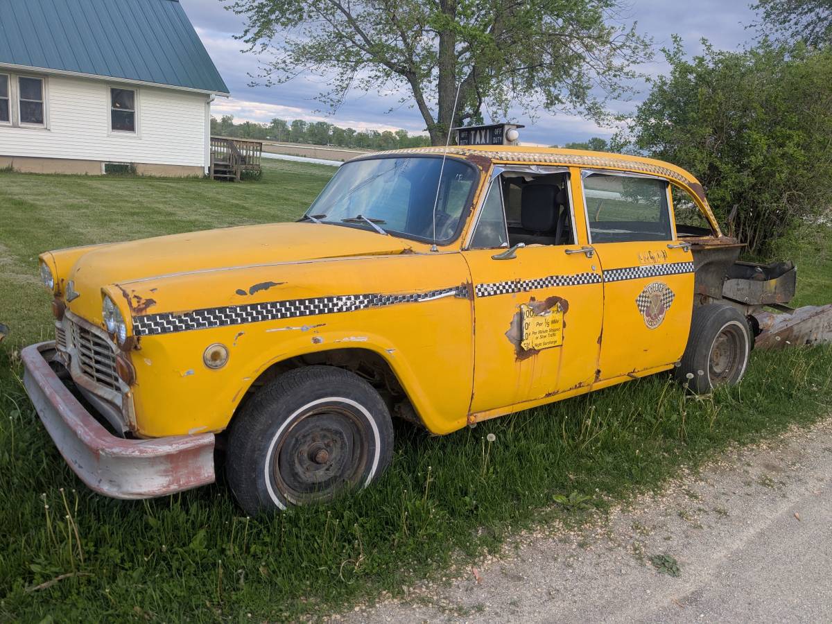 Checker-a11-1979-yellow-3