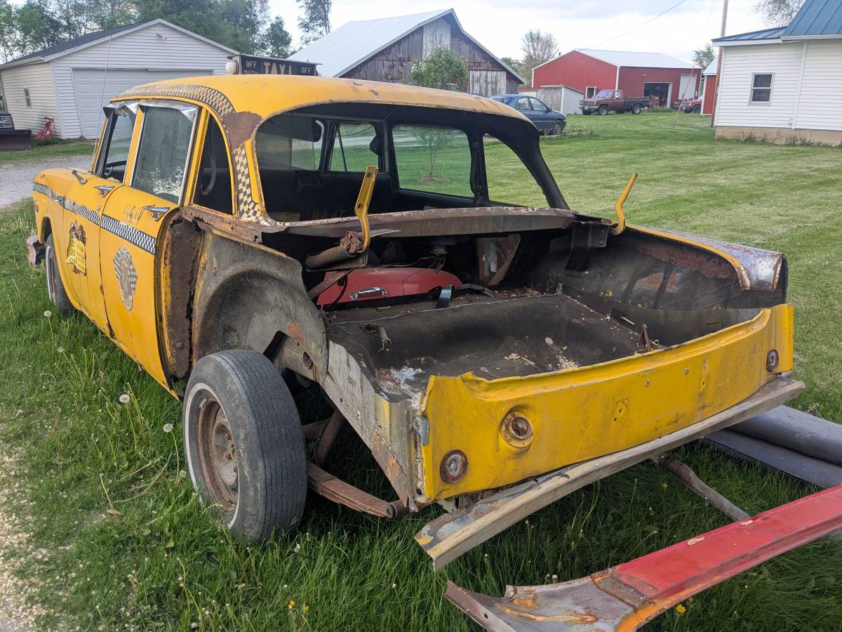 Checker-a11-1979-yellow-5