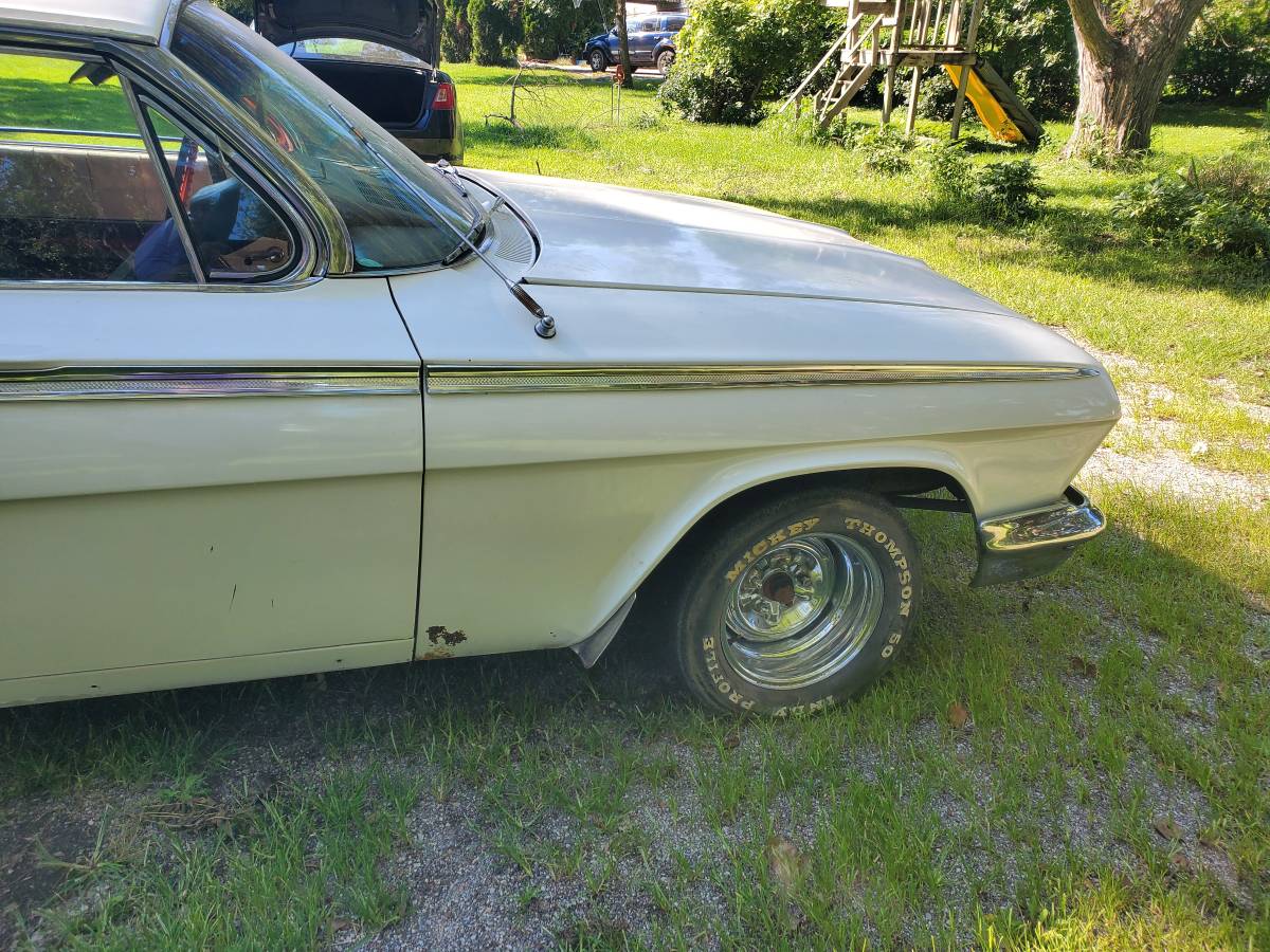 Checy-impala-1962-white-17