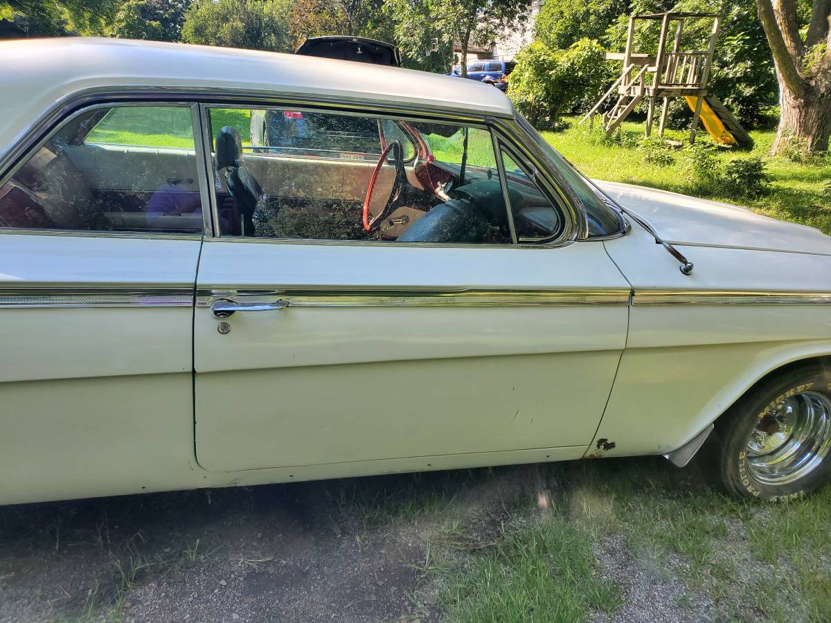 Checy-impala-1962-white-18