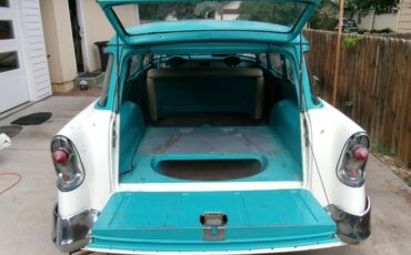 Chev-210-townsman-4-door-station-wagon-1956-2