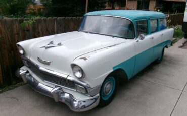 Chev-210-townsman-4-door-station-wagon-1956