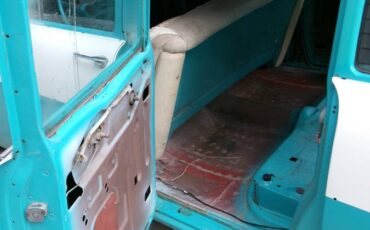 Chev-210-townsman-4-door-station-wagon-1956-5
