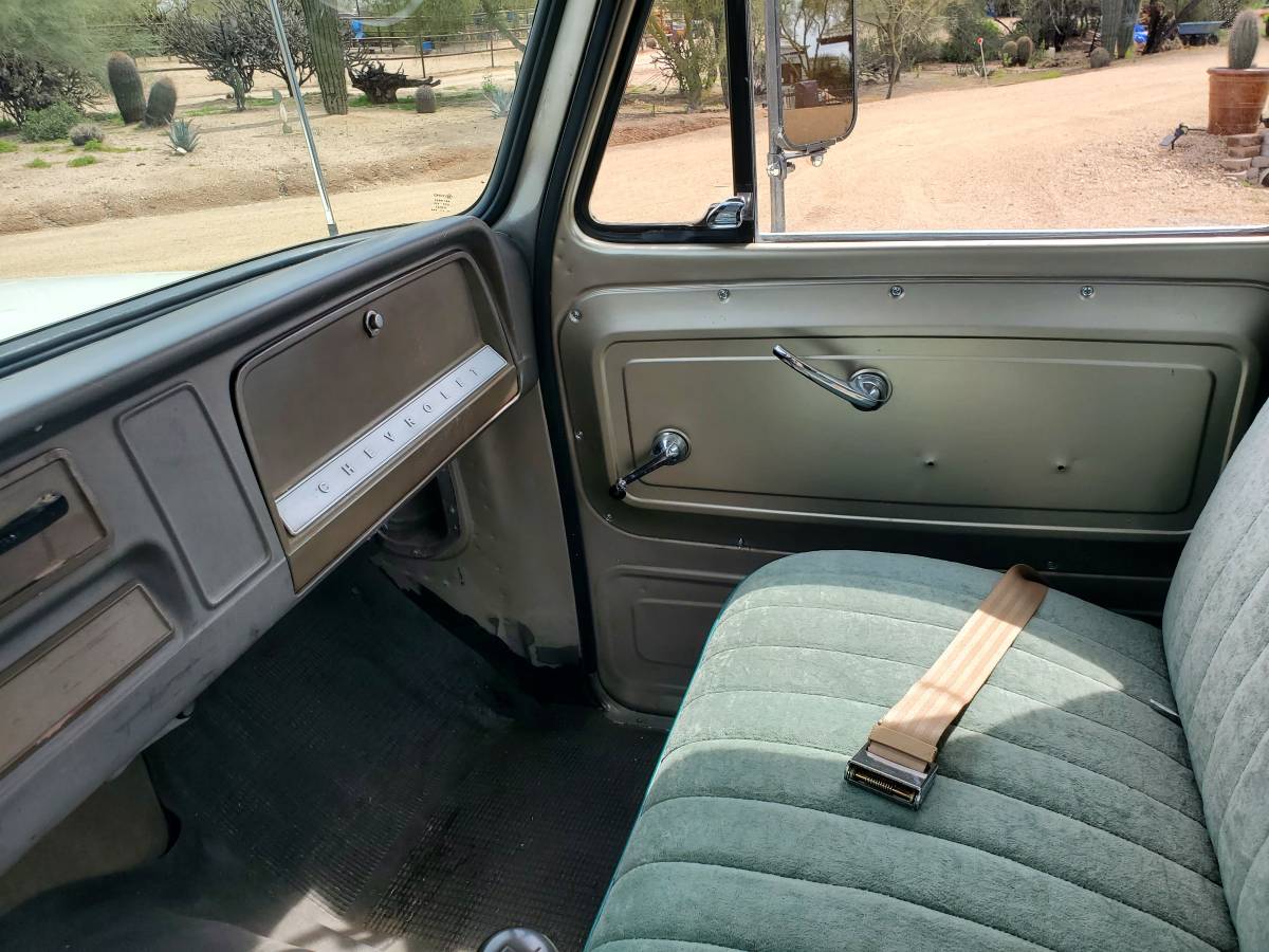 Chev-c20-1966-custom-4
