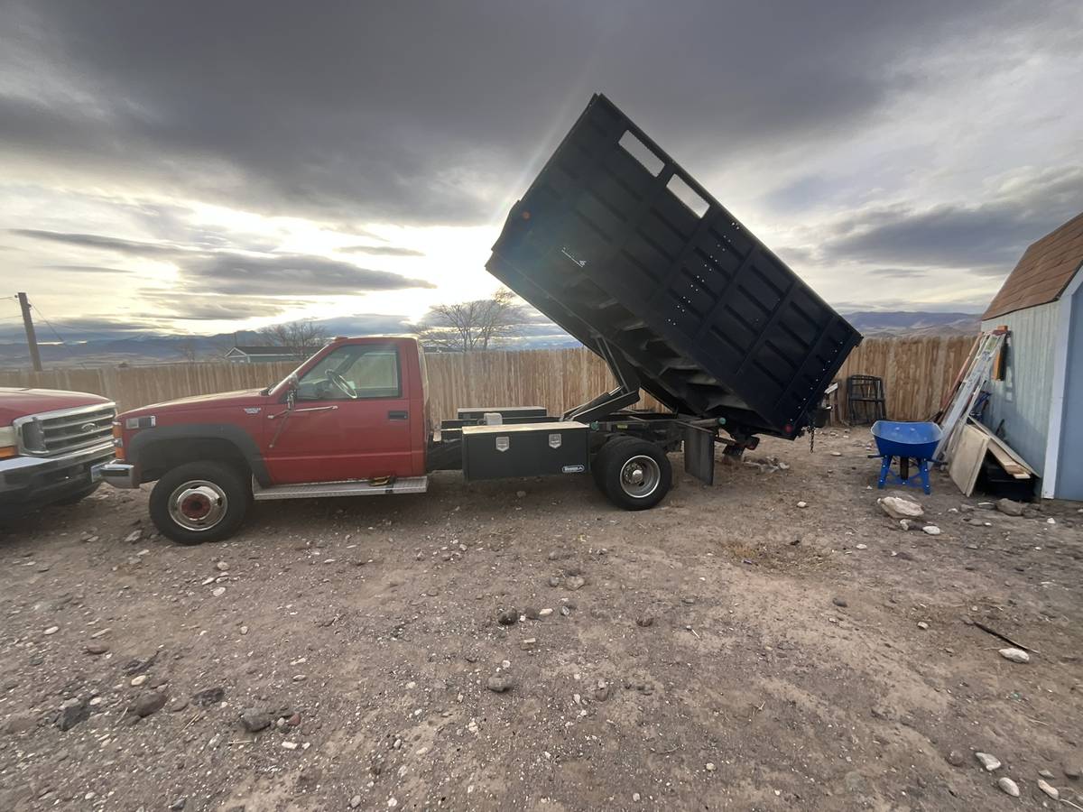 Chev-gmt-400-k3-diesel-1996-red-2