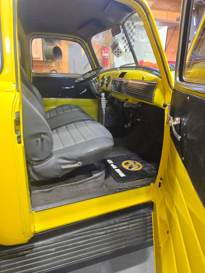 Chev-pick-up-1950-yellow-2