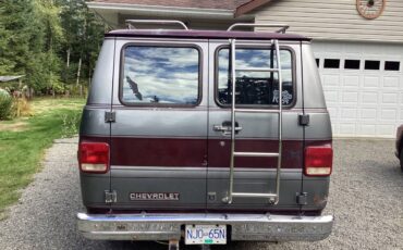 Chev-van-1988-custom-1