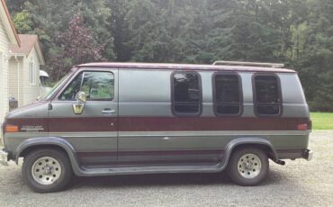 Chev-van-1988-custom-2
