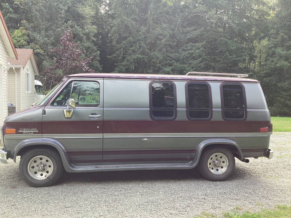 Chev-van-1988-custom-2