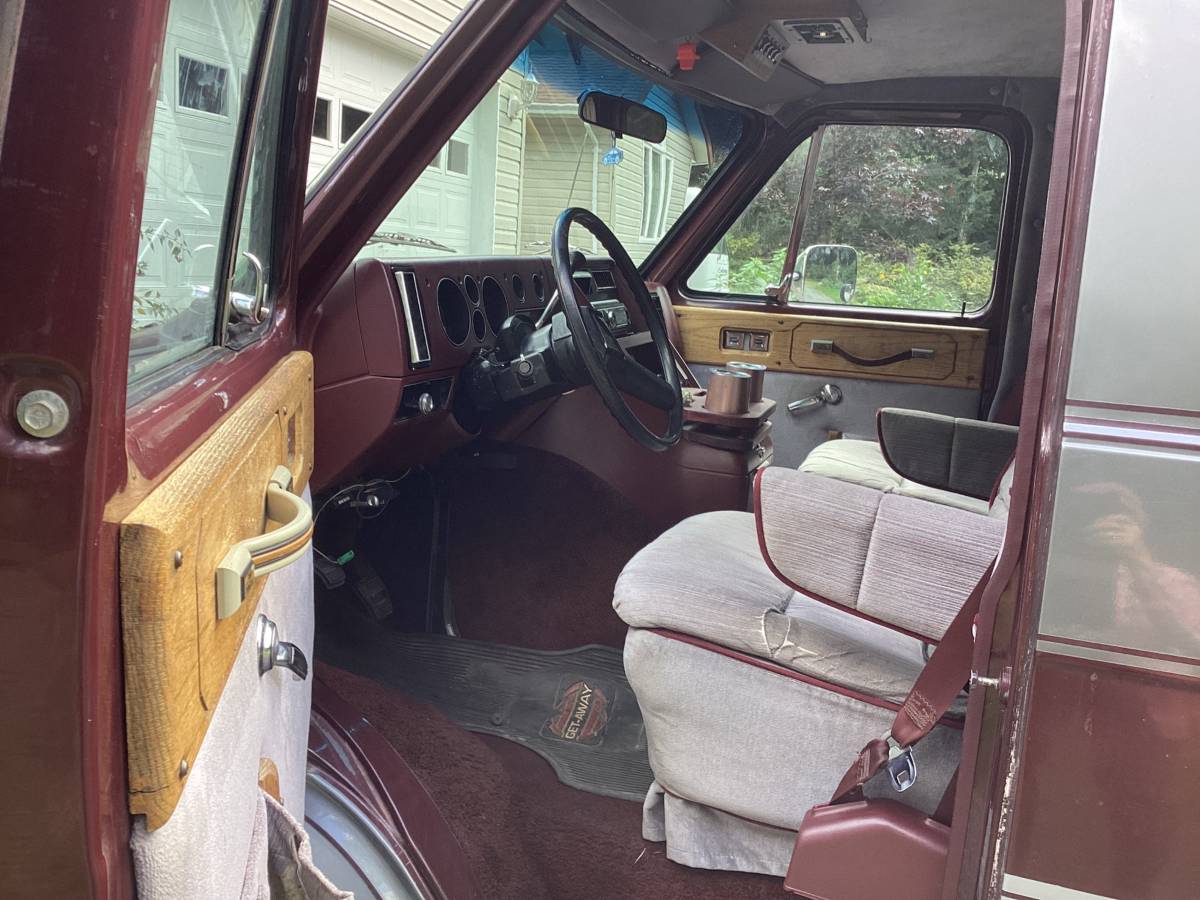 Chev-van-1988-custom-3