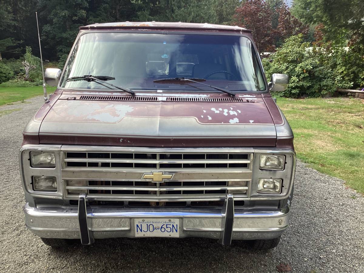 Chev-van-1988-custom-4