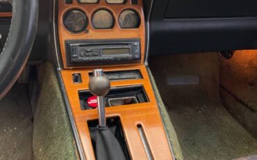 Cheverolet-corvette-1981-grey-11