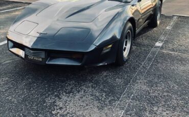 Cheverolet-corvette-1981-grey-3