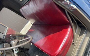 Chevrolet-1-ton-pickup-1951-Blue-Red-seat-16