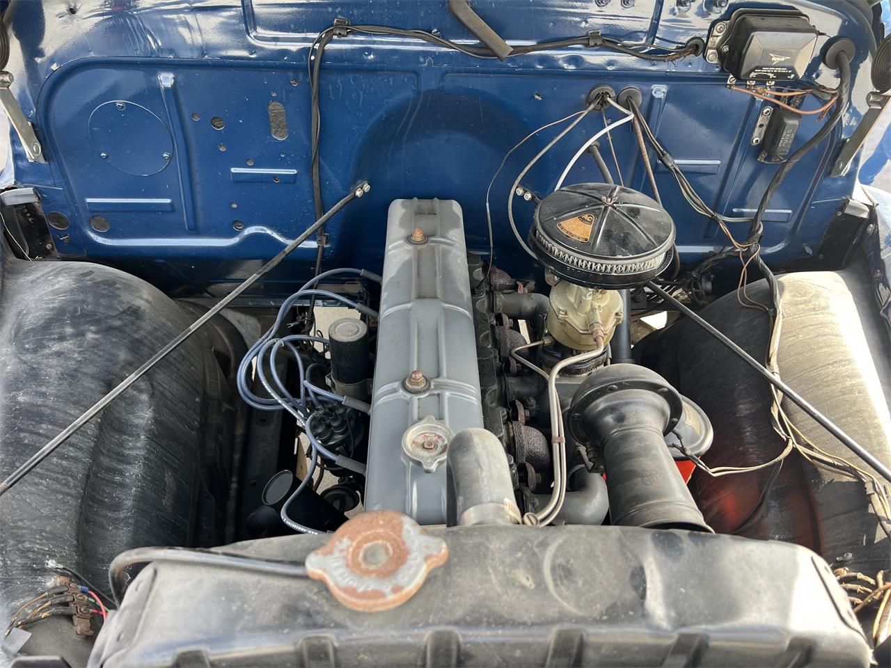 Chevrolet-1-ton-pickup-1951-Blue-Red-seat-17