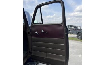 Chevrolet-1-ton-pickup-1951-Blue-Red-seat-5