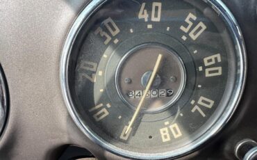 Chevrolet-1-ton-pickup-1951-Blue-Red-seat-9